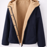 Chubasquero reversible azul y beige | Stylicious (17)