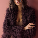 Abrigo de pelo burdeos mujer | Stylicious (3)