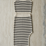 Conjunto de dos piezas de punto acanalado a rayas crema y negras con crop top y falda midi de Styliciouspackshot.jpg